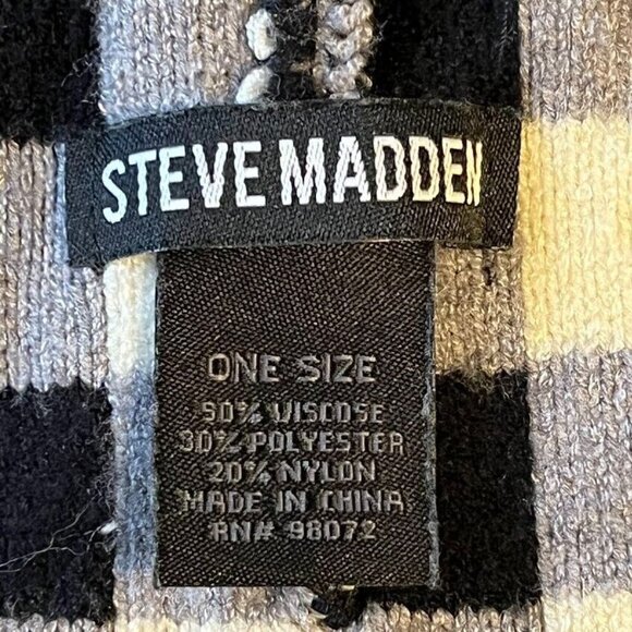 Steve Madden Black And White Skate Check Beanie OS - Picture 5 of 5